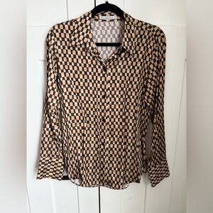 NWOT Abercrombie & Fitch Black and Tan Checkered Button Down Shirt size Small.